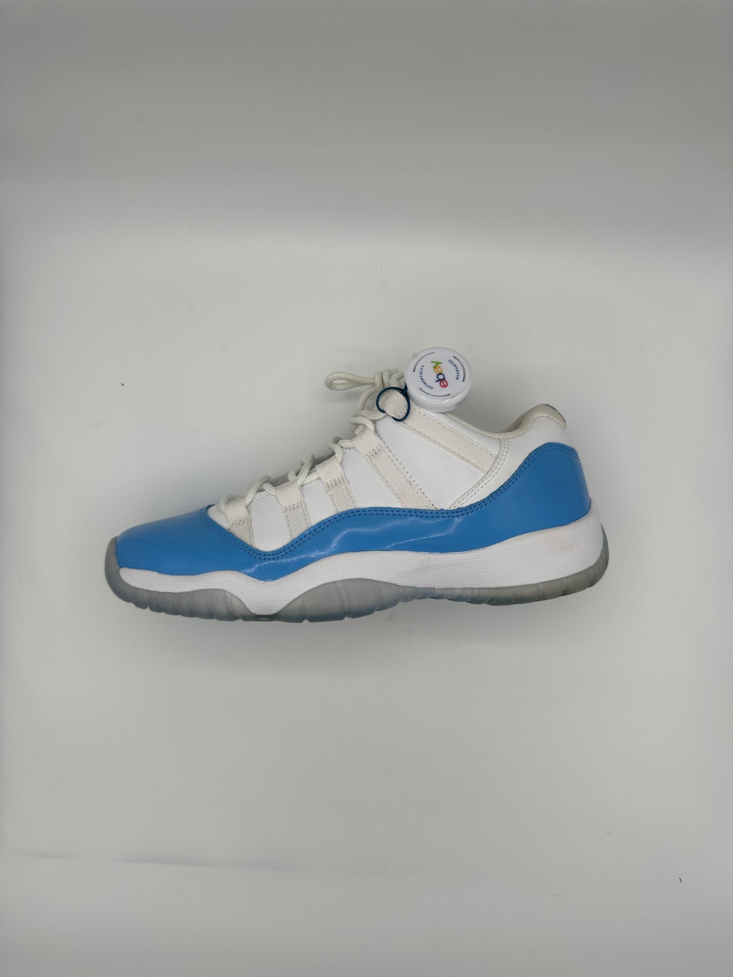 Air Jordan 11 Retro Low GS 'UNC'