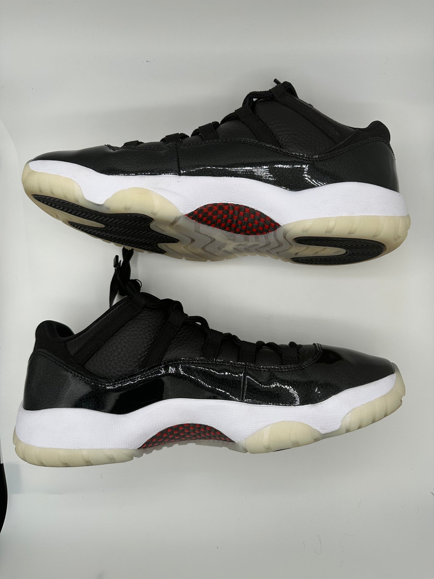 Jordan 11 Low '72-10'